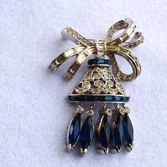 Kramer of New York Rare Moveable Bell Crystal and Deep Blue Stones - Picture 3 of 5